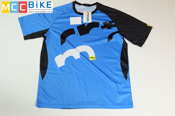 เสื้อคอกลม เสื้อวิ่ง เสื้อปั่นจักรยาน ขนาด M ลดราคา รหัส J10 ราคา 190 ส่งฟรี ลงทะเบียน