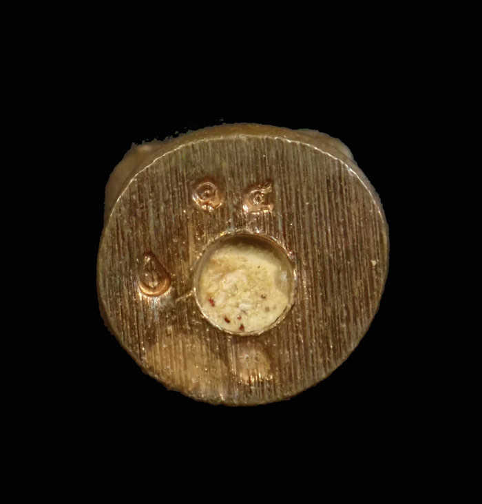 หนุมาน (รุ่นแรก) เสาร์๕ กระโดดบาตร พ่อท่านเขียว วัดห้วยเงาะ ปัตตานี ปี 2553 ปลุกเสกเสาร์๕ ขึ้น๕ค่ำ เดือน๕ เนื้อทองแดงอุดผง หมายเลขสวย ๑๔ ก