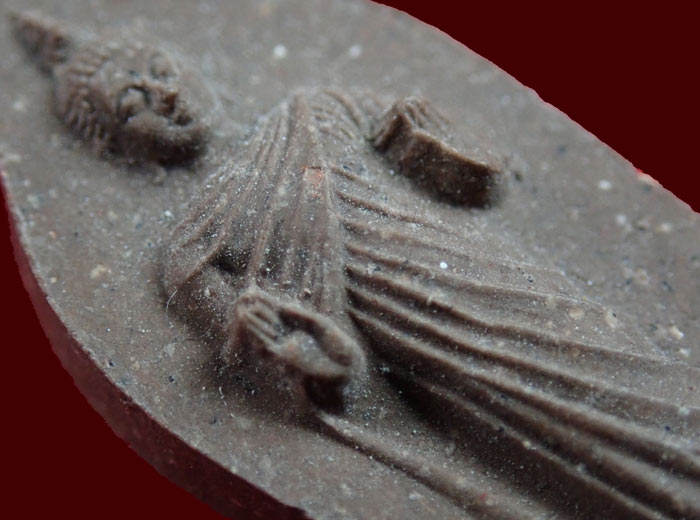 พระพุทธนราวันตบพิธ สร้างเนื่องในโอกาสเฉลิมฉลองพระชนมมายุ 72 พรรษา ปี 2542 ขนาดพระสูง 3.2 ซ.ม. พร้อมกล่องเดิม