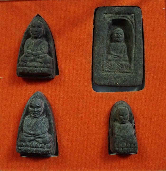 หลวงปู่ทวดพิมพ์2497 ย้อนยุค วัดทรายขาว ปัตตานี ปี 2558 รุ่นนิรันตราย เนื้อว่านคลุกรัก พิมพ์กลักไม้ขีด พิมพ์กรรมการ พิมพ์ใหญ่ พิมพ์พระรอด