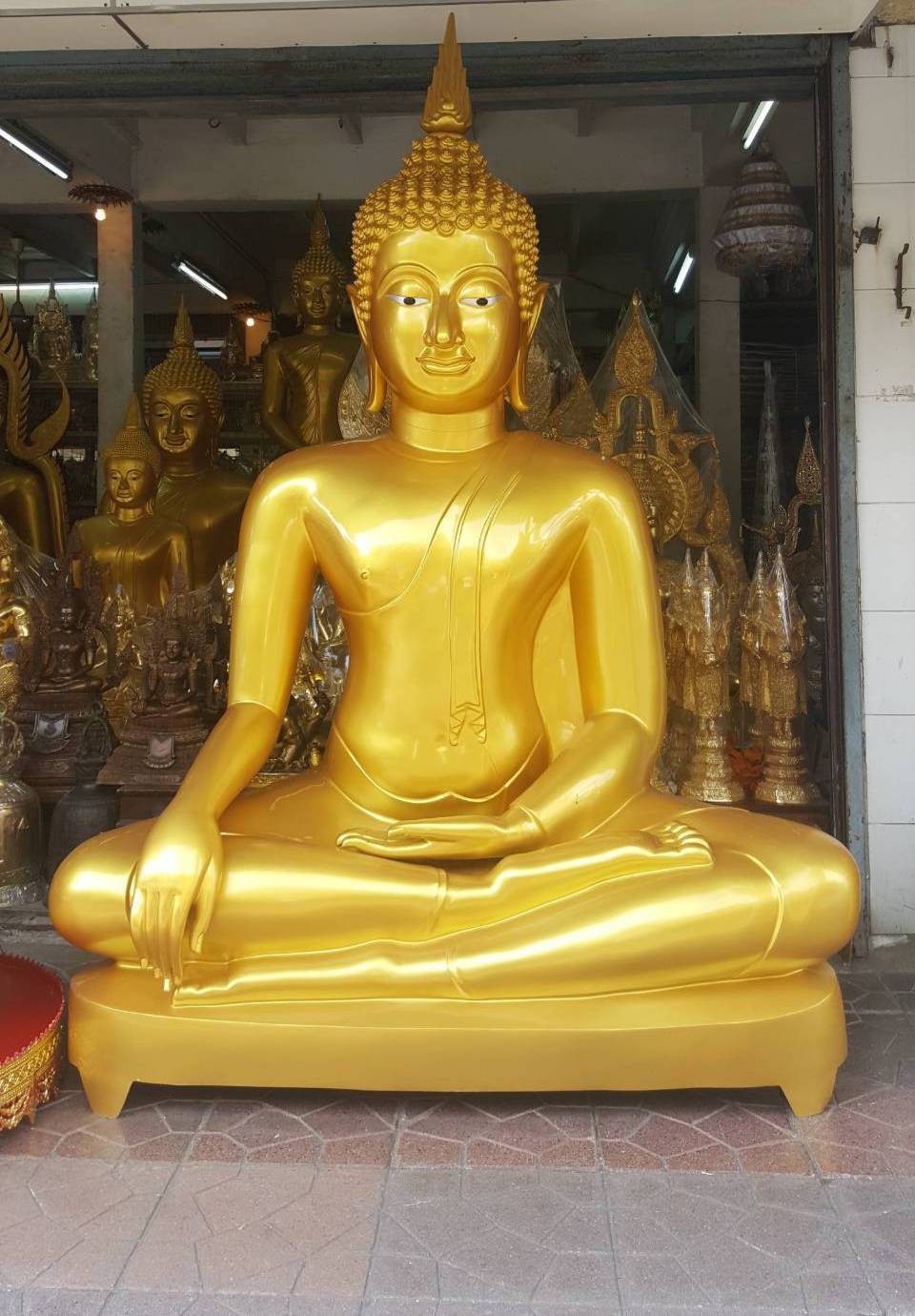 พระประธานทองเหลือง หน้าตัก 70 นิ้ว