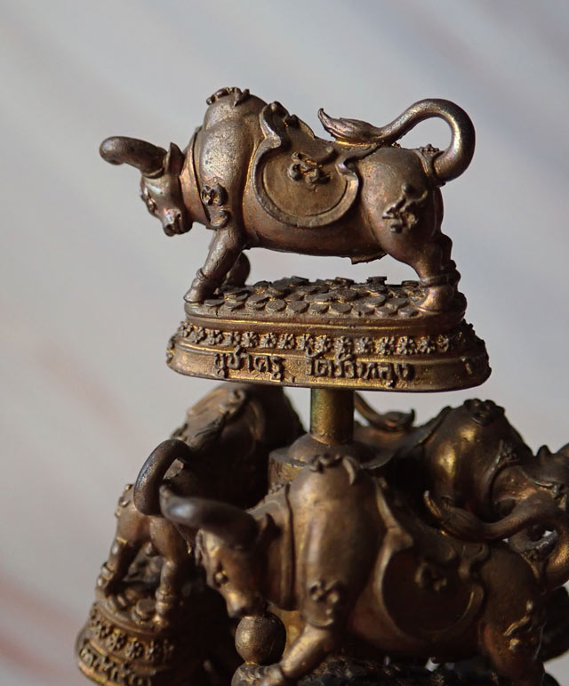 ช่อ 19 ตัว โคพยนต์นันนทวิศาล (รุ่นแรก) พ่อท่านซัง วัดวัวหลุง นครศรีธรรมราช ปี 2559 รุ่นบูชาครู ช่อหมายเลข 5 (สร้างเพียง 9 ช่อ)