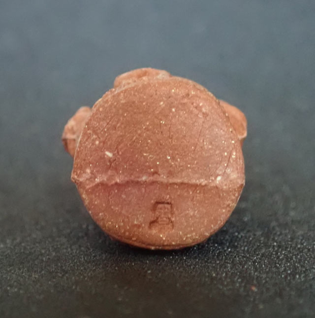 พระปิดตามหาอุตม์ มหาลาภ มหาเสน่ห์ มหานิยม รุ่นทอง 93 อาจารย์ทอง วัดสำเภาเชย ปี 2553 เนื้อผง สูงประมาณ 2.8 ซ.ม. พร้อมซองเดิม