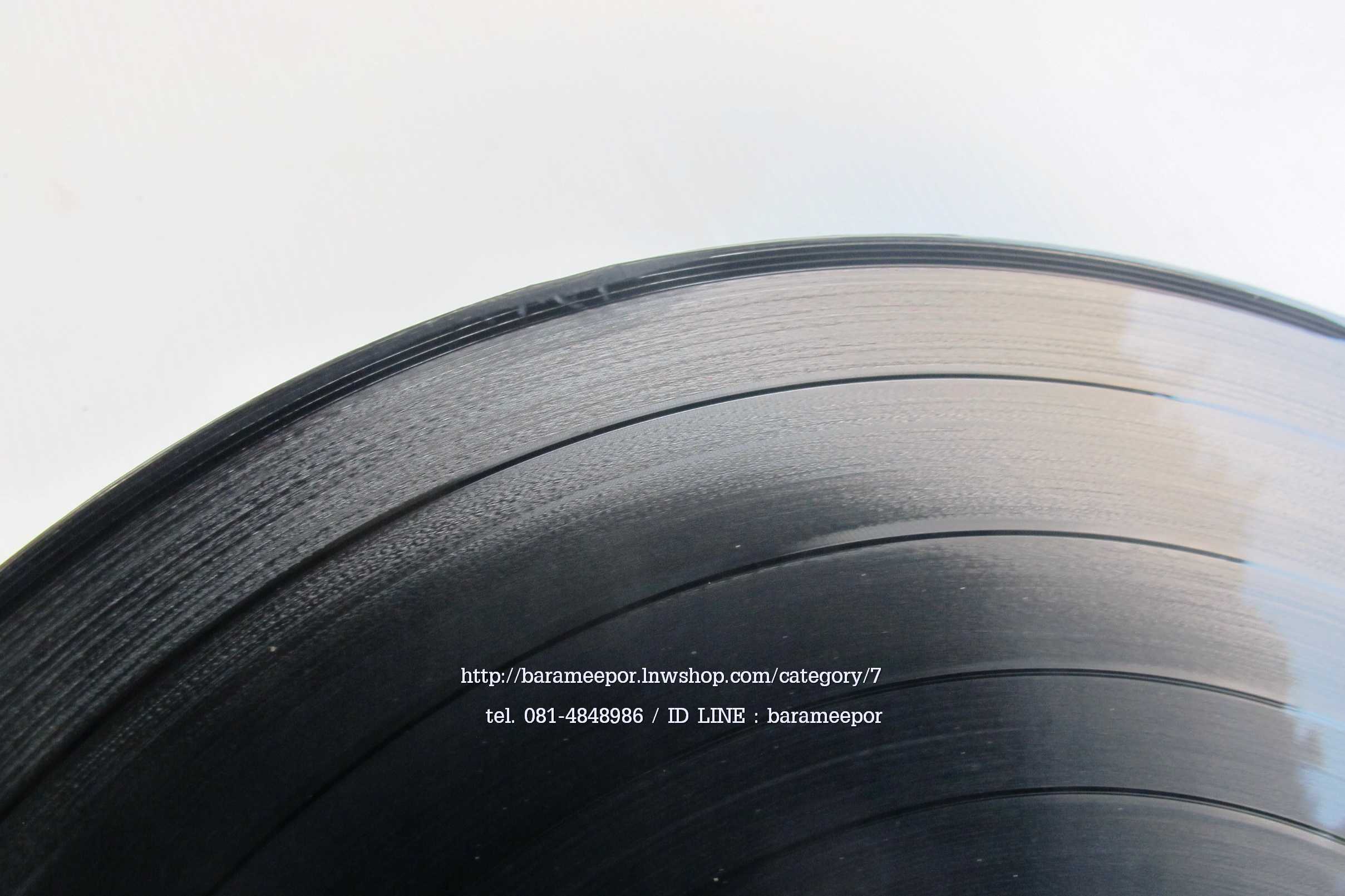 วงXYZ ชุด นี่แหละ..เพื่อน แผ่นเต็ม 10 เพลง ปกแจก สภาพแผ่น vg++ ขอบแผ่นจะเด้ง..1