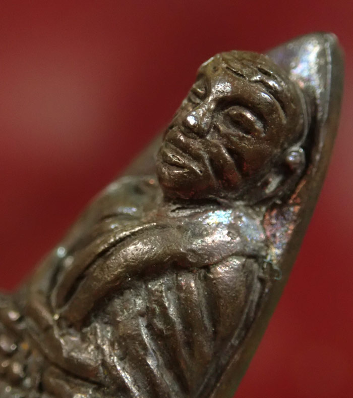 *สภาพสวย* หลวงพ่อทวดหลังเตารีด พิมพ์หน้าอาปาเช่ รุ่นสร้างโรงพยาบาลโคกโพธิ์ วัดช้างให้ จ.ปัตตานี ปี 2539 เนื้อนวะโลหะ