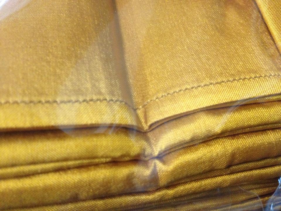 ชุดไตรจีวร (ผ้าไหมแท้) (ตัดเย็บใหม่ทุกผืน) รับประกันสินค้า 100%