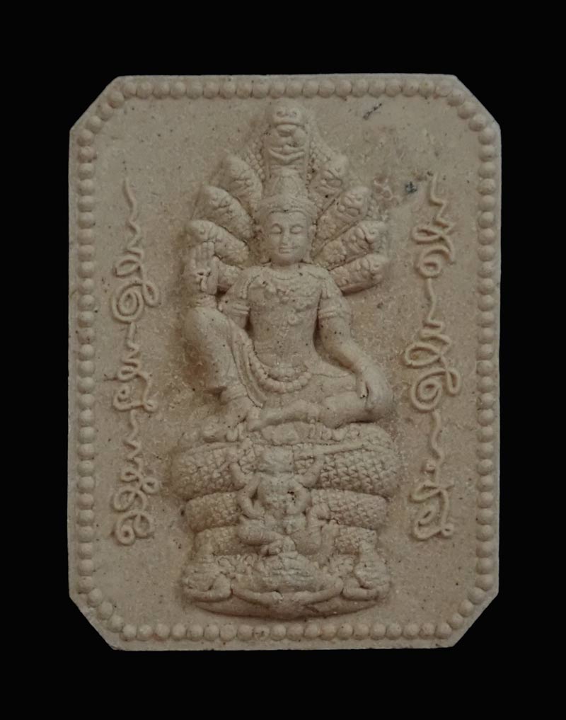 องค์พ่อจตุคามรามเทพวิหารจังหวัดนราธิวาส ปี 2558 รุ่นอัฏฐะมหาทิศรับโชคหนุนดวง ๘ เนื้อผง