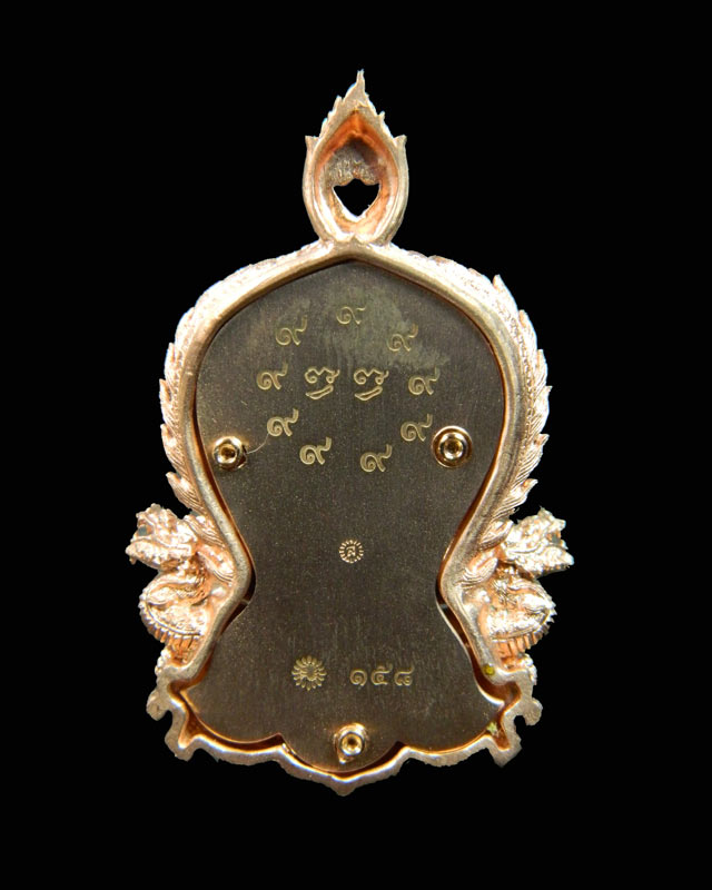 *ชุดหลังเรียบ* เหรียญฉลุ 3 ชิ้น หลวงพ่อโสธร จ.ฉะเชิงเทรา รุ่นเจริญพร ปี 2555 ชุดหลังเรียบ 3 เหรียญ (พิมพ์ใหญ่) เนื้อนวะหลังเรียบ เนื้อทองระฆังลงยาสีม่วงฝังเพชรหลังเรียบ เนื้อทองระฆังหลังเรียบ หมายเลข ๑๕๘