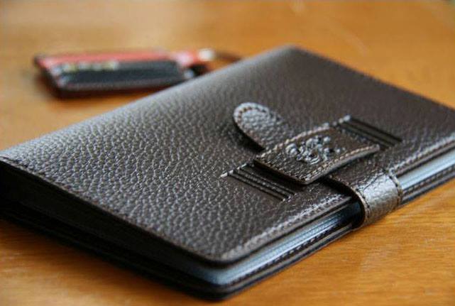 กระเป๋าใส่สมุดบัญชีธนาคาร The Signature กระเป๋าใส่สมุดบัญชีธนาคาร The Signature