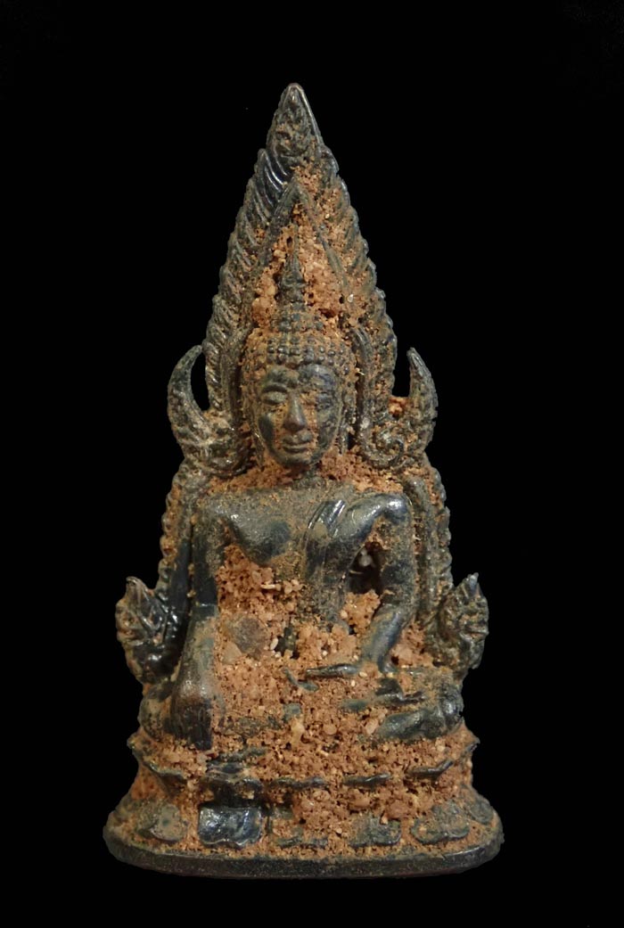 สมเด็จพระพุทธชินราช (นางพญาเรือนแก้ว) รุ่นประวัติศาสตร์ธงชัยจอมราชันย์ วัดนางพญา พิษณุโลก ปี 2563 เนื้อนวะโลหะดินไทย หมายเลข 14