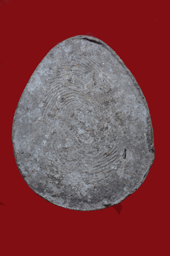 หลวงพ่อทวด เนื้อว่าน พิมพ์ใบโพธิ์ รุ่นสร้างศูนย์ศิลปาชีพพิเศษ จ.ปัตตานี พ.ศ. 2537