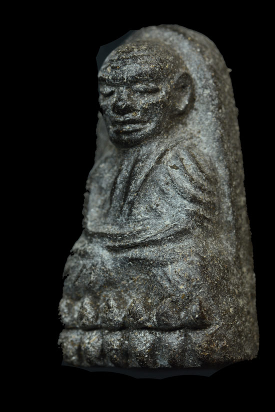 หลวงพ่อทวดเนื้อว่าน พิมพ์พระรอด วัดศรีมหาโพธิ์ พ.ศ. 2537