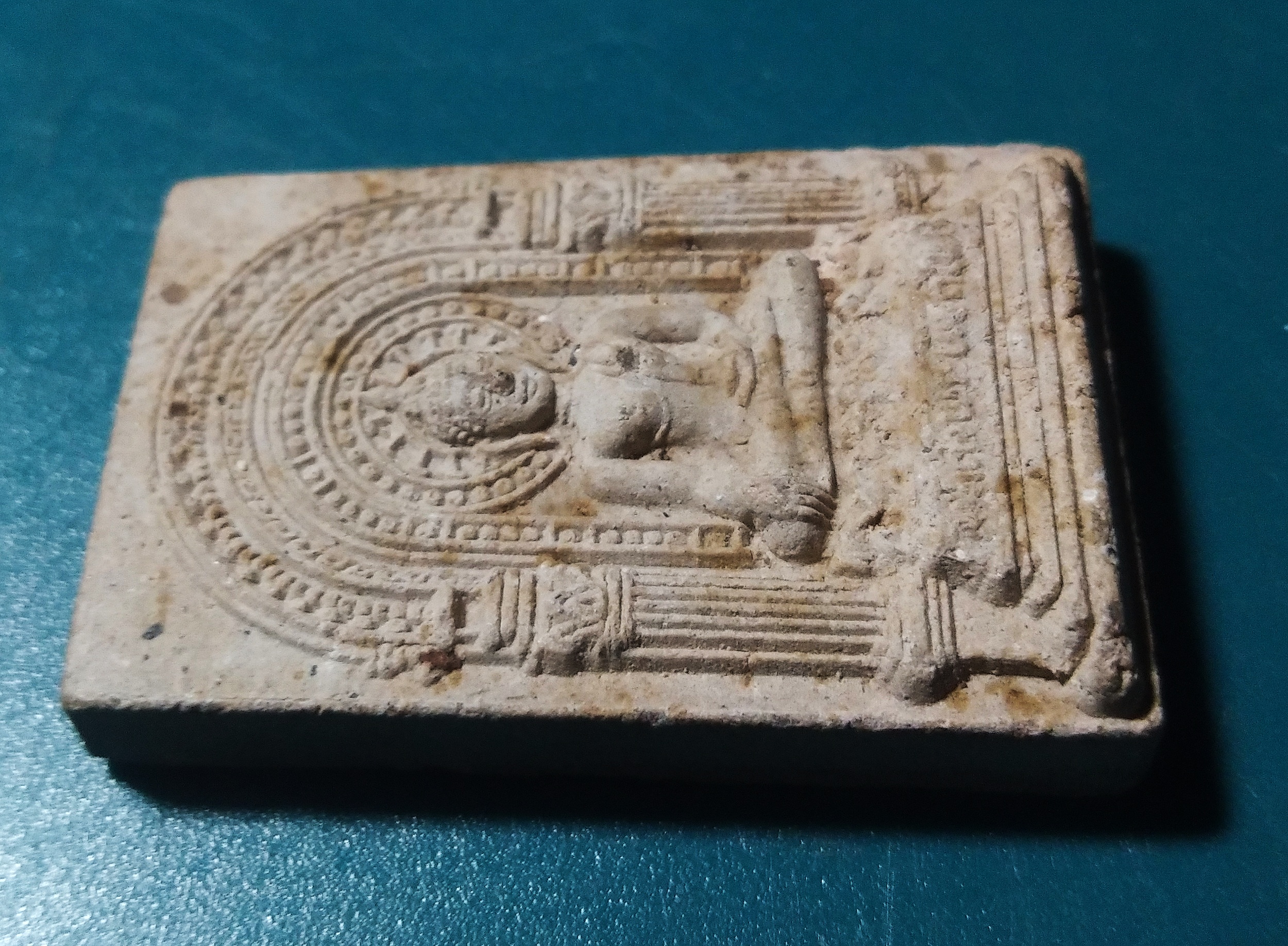 พระผงพิชิตไพรี หลังยันต์บัว มรรค 8 จัดสร้างโดยมูลนิธิธรรมธัช จ.ฉะเชิงเทรา ปี 2514..3 (หลวงปู่ทิม วัดระหารไร่ ปลุกเสก)..2