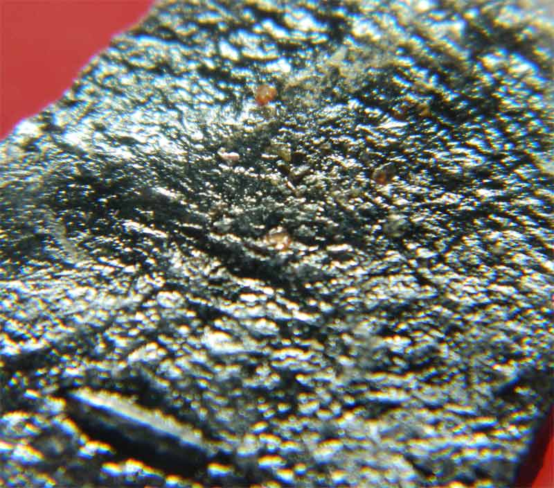 หลวงปู่ทวด รุ่นวิเศษ60 อาจารย์นอง วัดทรายขาว ปัตตานี ปลุกเสก ปี 2541 เนื้อว่านคลุกรักฝังเม็ดข้าวสารดำ พิมพ์ใหญ่ สร้างเพียง 1000 องค์ ขนาดพระสูงโดยประมาณ 2.5 ซม.