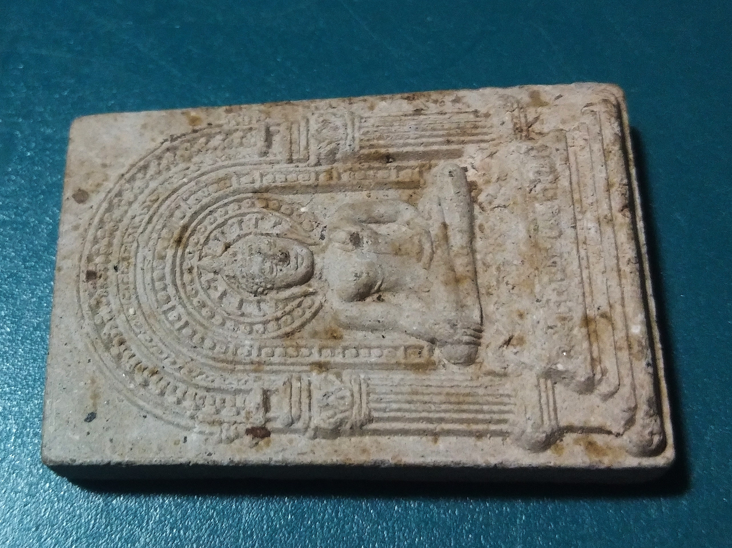 พระผงพิชิตไพรี หลังยันต์บัว มรรค 8 จัดสร้างโดยมูลนิธิธรรมธัช จ.ฉะเชิงเทรา ปี 2514..3 (หลวงปู่ทิม วัดระหารไร่ ปลุกเสก)..2