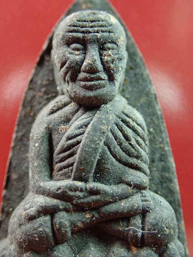 หลวงพ่อทวด รุ่นพระธาตุเจดีย์ อาจารย์ทอง วัดสำเภาเชย ปี 2549 เนื้อว่านหลังเจดีย์เงิน หมายเลข 1762