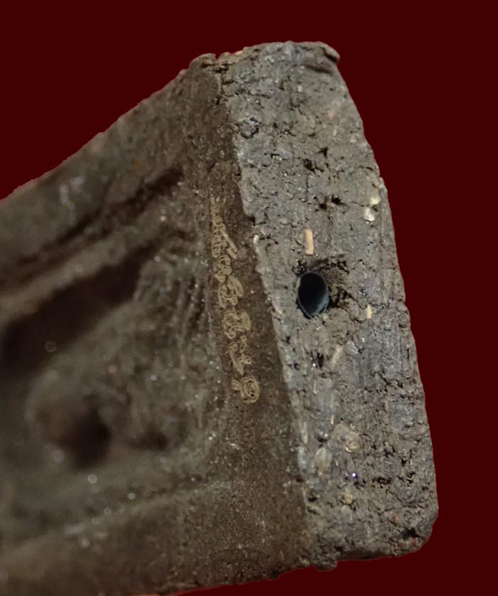 หลวงพ่อทวดเนื้อว่านดินกากยายักษ์ พิมพ์กลักไม้ขีดฝังตะกรุด อาจารย์ทอง วัดสำเภาเชย รุ่นสุวรรณมงคล ปี 2548