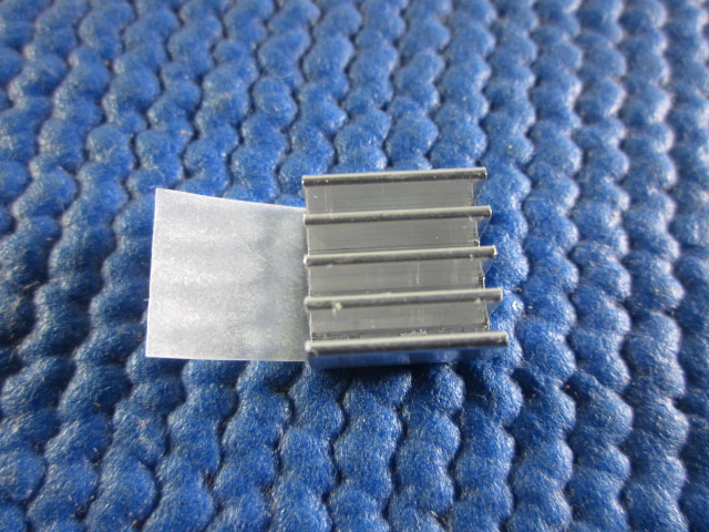 Heatsink พร้อมเทปกาวซิลิโคน ขนาด11*11สูง5mm(เงิน)
