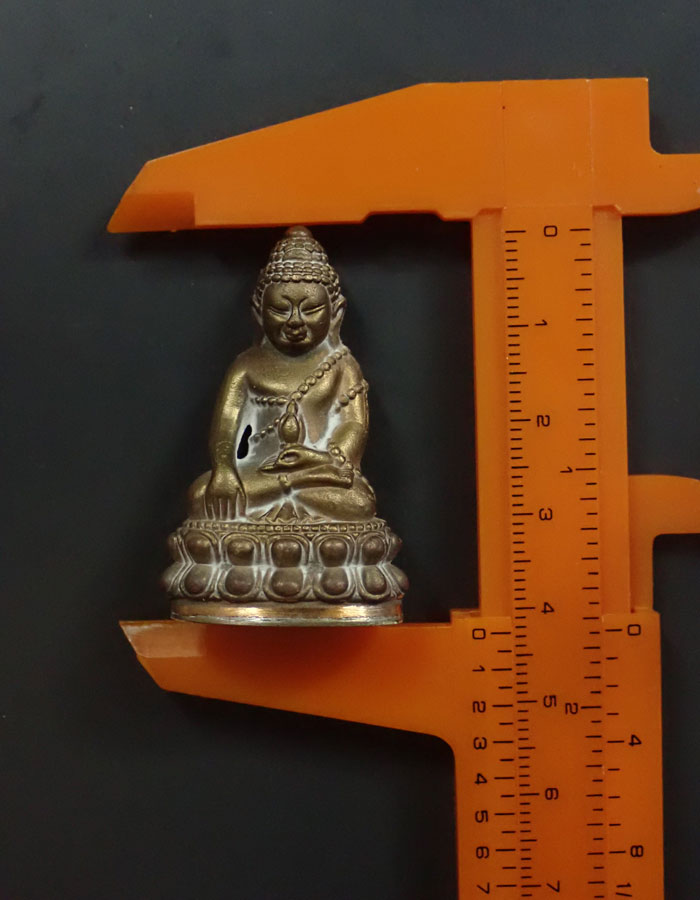 พระกริ่งอรหัง 100 ปี พิมพ์หน้าใหญ่ สมเด็จญาณสังวร วัดบวรนิเนศวิหาร ปี 2556 เนื้อสำริดก้นทองขาว หมายเลข 6893 (กริ่งดัง)