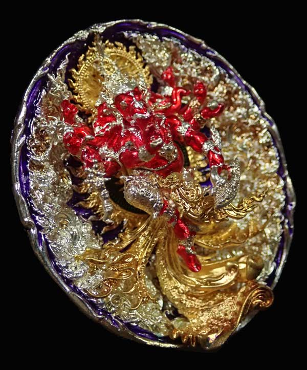 พระพิฆเนศสุริยะเทพ สุริยาบินายัค ไกรลาสสังฆะ ปี 2566 เนื้อรวมมวลสาร ชุบ 2 กษัตริย์ลงยา (รายการที่ 8) หมายเลข 28 พร้อมกล่องเดิมและบัตรประจำองค์พระ