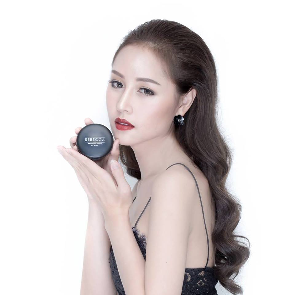 Rebecca Smooth Silky Powder 13 g. แป้งพัฟ รีเบคก้า บอกลาหน้าวอก หน้าลอย