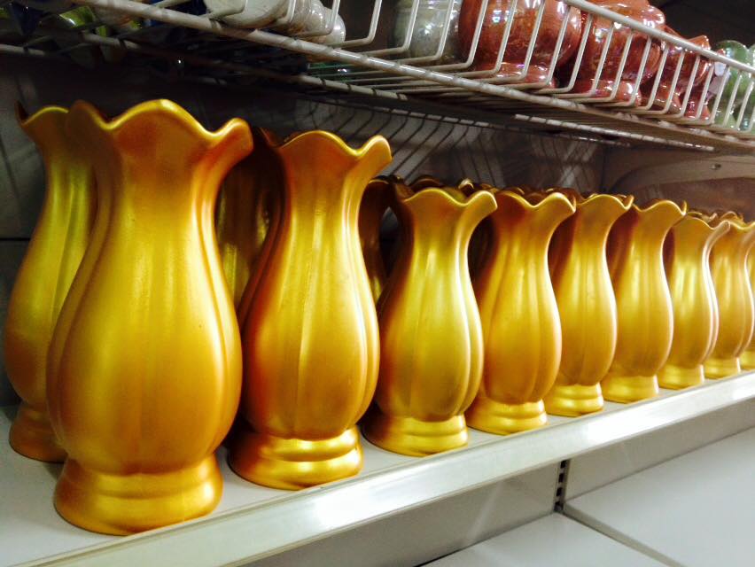 แจกันทอง