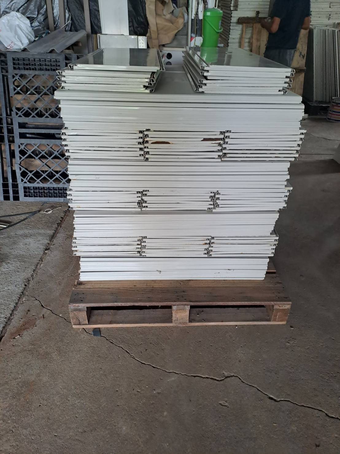 ชั้นวางสินค้า จังหวัดกาฬสินธุ์