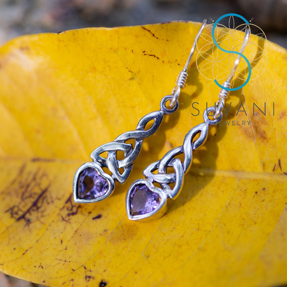 SUVANI เงินแท้ 92.5% ต่างหูหัวใจ ลายเซลติก ครอส ฝังด้วยหินอเมทิสต์ (Amethyst Stone) หินสีม่วง ต่างหูห้อย เครื่องประดับเงินแท้