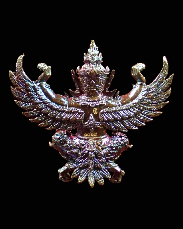 *ผิวรุ้งสวย ๆ พญาครุฑ รุ่นรับทรัพย์88 พ่อท่านเขียว วัดห้วยเงาะ ปัตตานี ปี 2560 เนื้อทองแดงผิวรุ้ง หมายเลข ๑๘๒๘