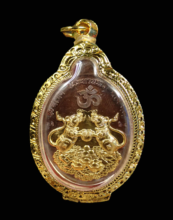 ** องค์จริงสวยมาก..** เหรียญพระพิฆเนศ รุ่นประทานพร หลวงปู่อิ่ม ปัญญาวุโธ วัดทุ่งนาใหม่ นครศรีธรรมราช เนื้อทองแดงมันปู คุ้ยพื้นลงยาแดง หน้ากากชุบทองคำแท้ หลังหนูมุสิกะชุบทองคำแท้ หมายเลข 21 ใส่ตลับชุบทองไมครอน.