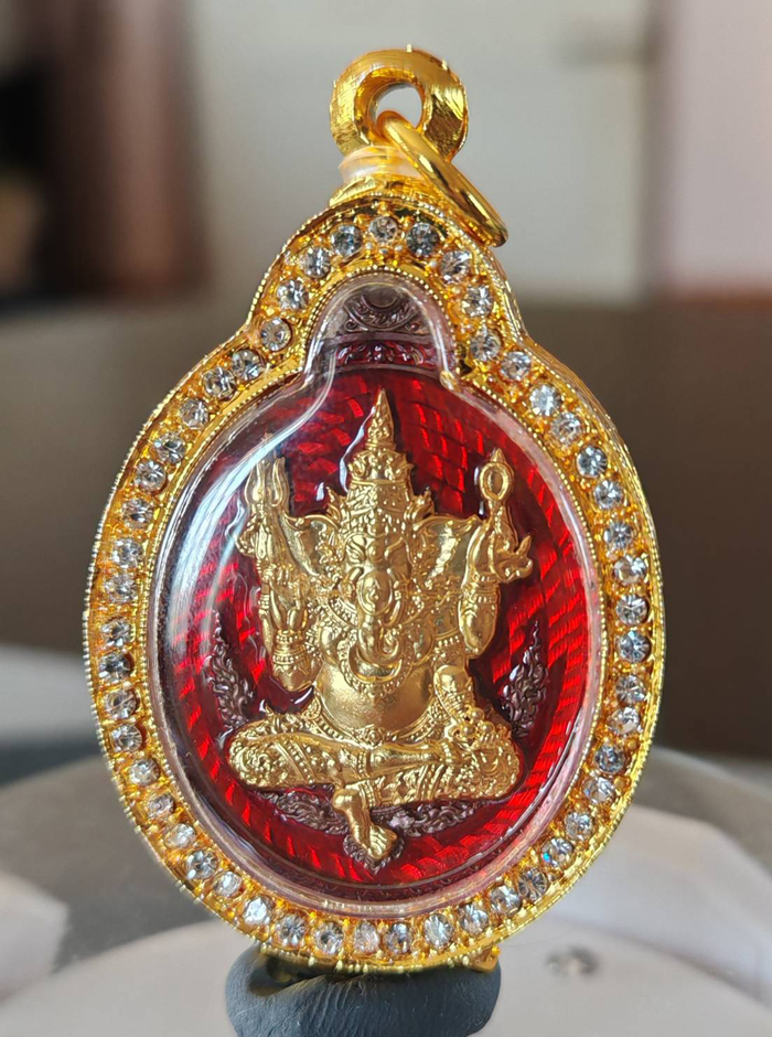 ** องค์จริงสวยมาก..** เหรียญพระพิฆเนศ รุ่นประทานพร หลวงปู่อิ่ม ปัญญาวุโธ วัดทุ่งนาใหม่ นครศรีธรรมราช เนื้อทองแดงมันปู คุ้ยพื้นลงยาแดง หน้ากากชุบทองคำแท้ หลังหนูมุสิกะชุบทองคำแท้ หมายเลข 21 ใส่ตลับชุบทองไมครอน.