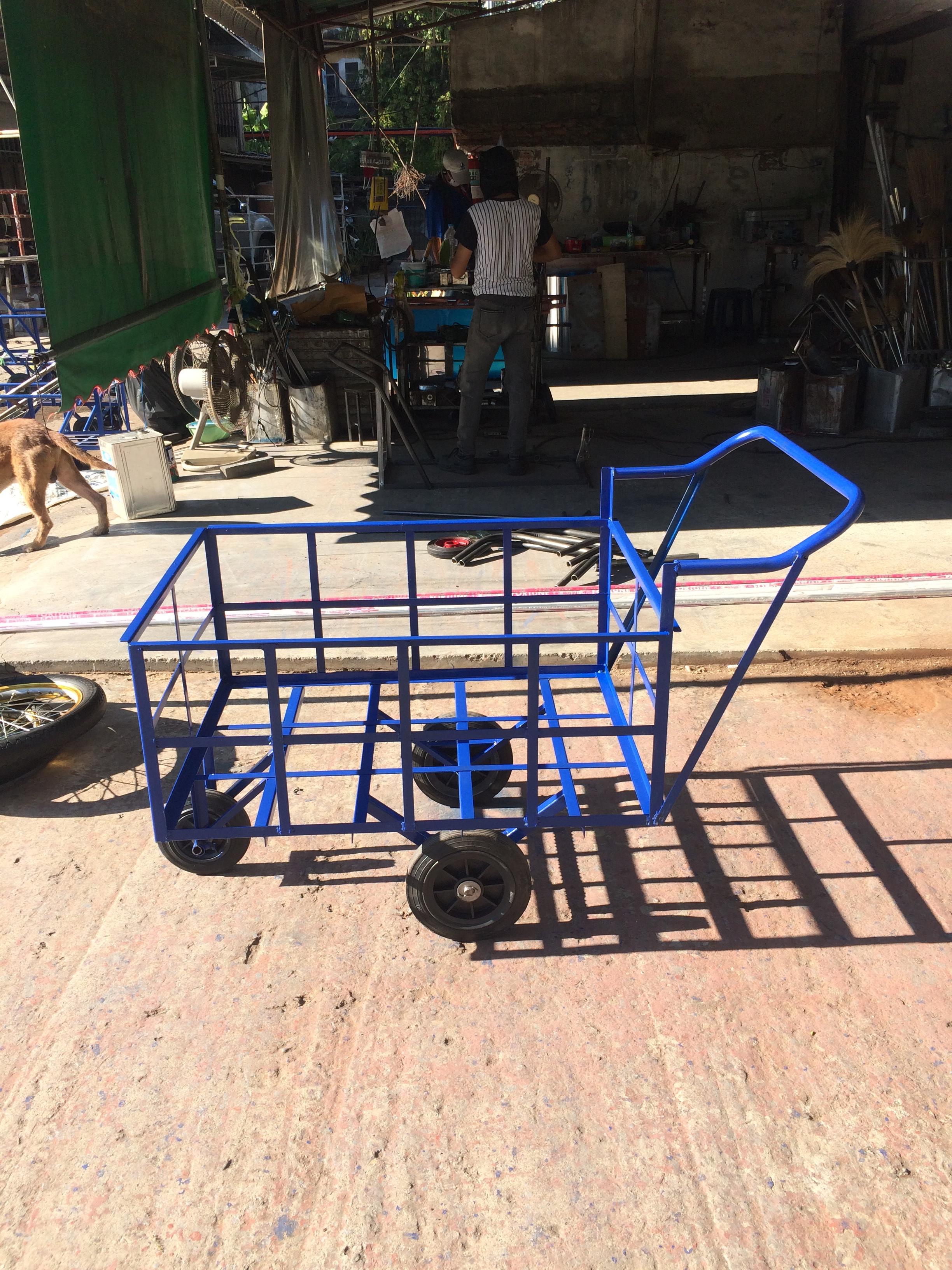 รถเข็นเก็บขยะกิ่งไม้และใบไม้65×90สูง50ซม.ราคา2500บาท