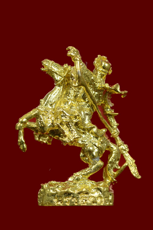 รูปหล่อเทพเจ้ากวนอูทรงม้า ศาลเจ้าโกวเล้งจี่ จ.นราธิวาส