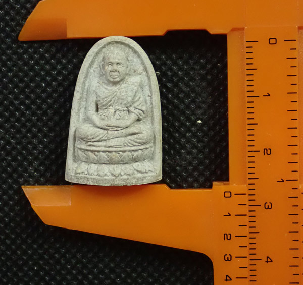 พ่อท่านจันทร์ รุ่นเสาร์๕ วัดประชุมชลธารา อ.สุไหงปาดี นราธิวาส ปี 2537 เนื้อผง