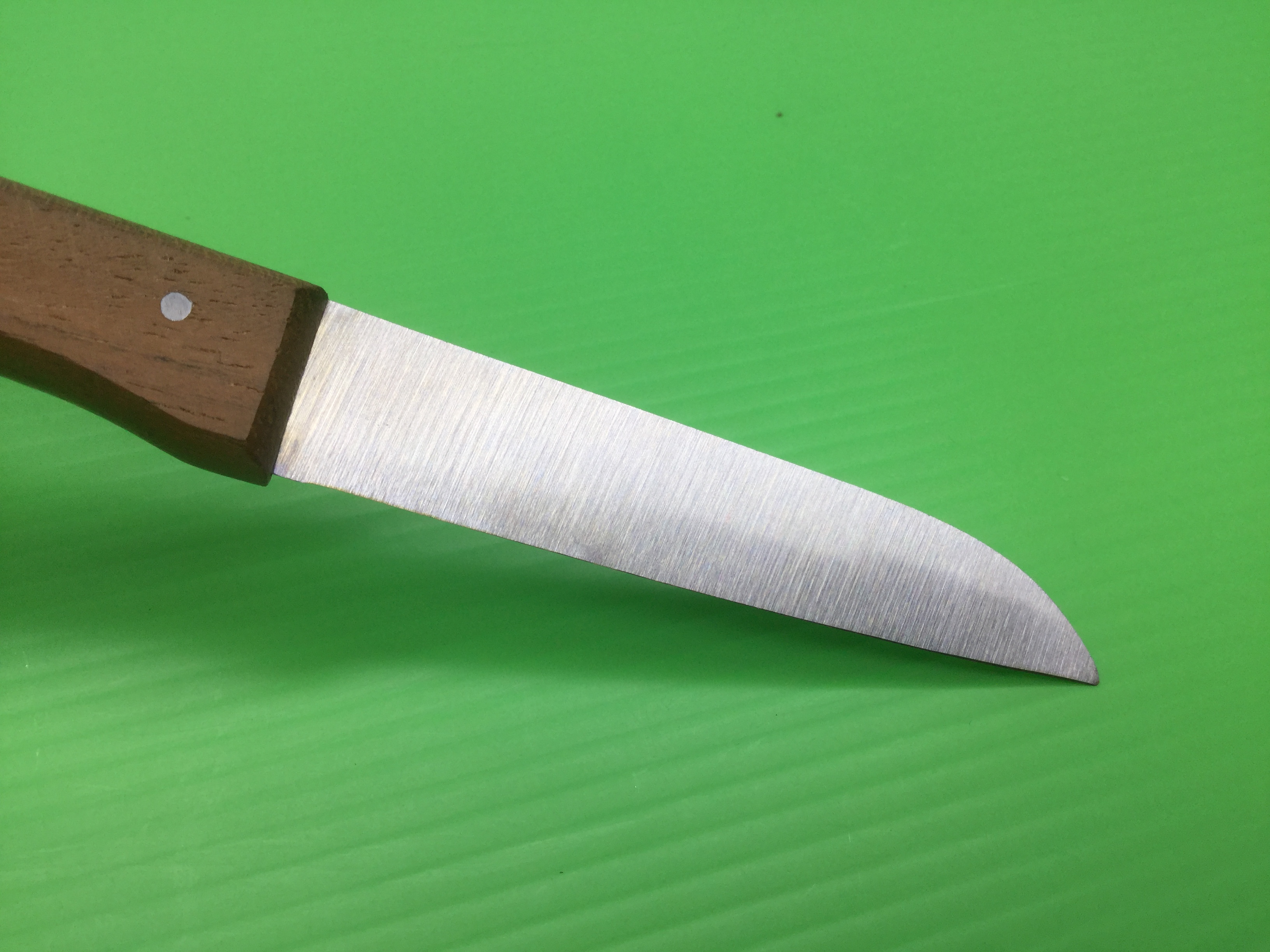 มีดปอกตราตา( ด้ามไม้ ) EYE BRAND