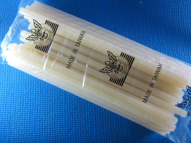 ไส้ปืนกาวแท่งใหญ่ 1Kg. สีเหลือง