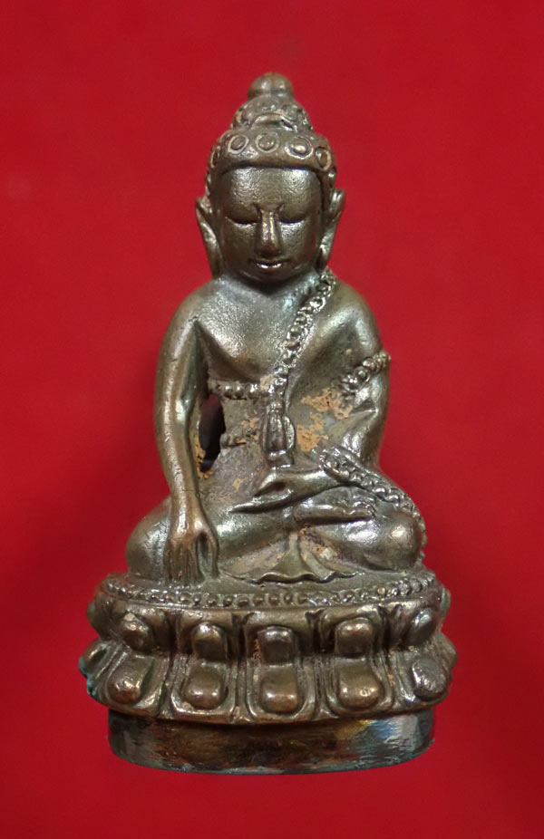 พระกริ่งปวเรศชินบัญชร รุ่นพุทธปวเรศ โครงการสังฆราชบูชาพระชันษา 100 ปี วัดบวรนิเวศวิหาร ปี 2554 เนื้อนวะก้นเงิน หมายเลข 31 พร้อมกล่องเดิมและบัตรประจำองค์พระ