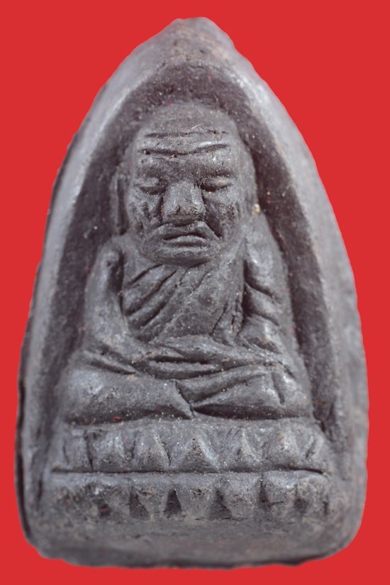 หลวงพ่อทวด รุ่นเลื่อนสมณศักดิ์ พิมพ์ตัวด้วงซุ้มกอ กรรมการ 2 โค๊ต พ.ศ.2545