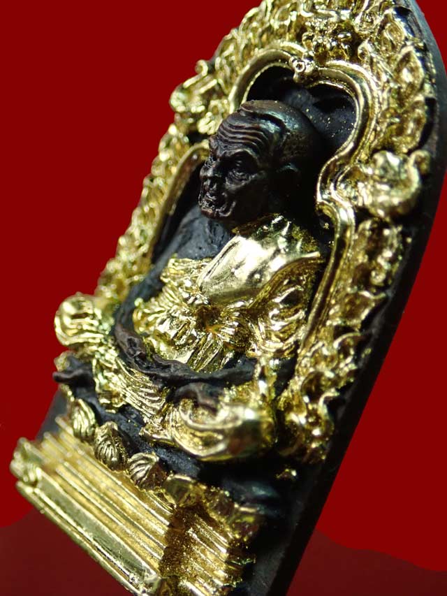 รูปหล่อเต่ารีด (ลายกนกคชสาร) หลวงพ่อทวด พ่อท่านเขียว วัดห้วยเงาะ ปัตตานี รุ่นกลันตัน54 ปี 2554 เนื้อทองแดงมันปูปิดทอง