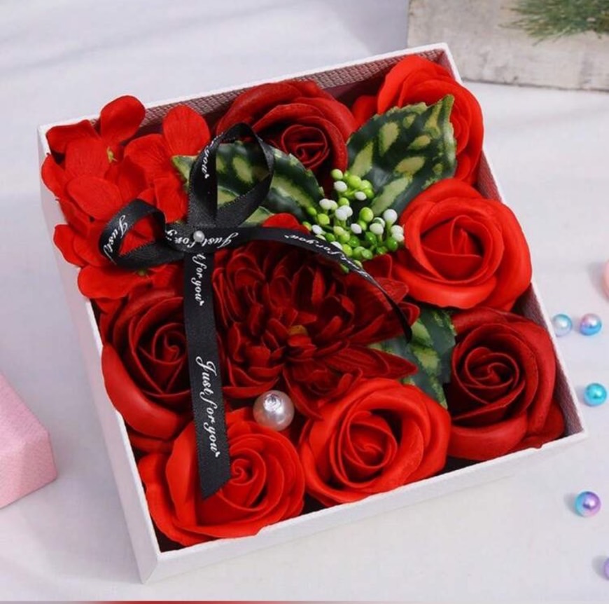 กล่องดอกไม้กำมะหยี่ Valentine's balloon เนื้อPP