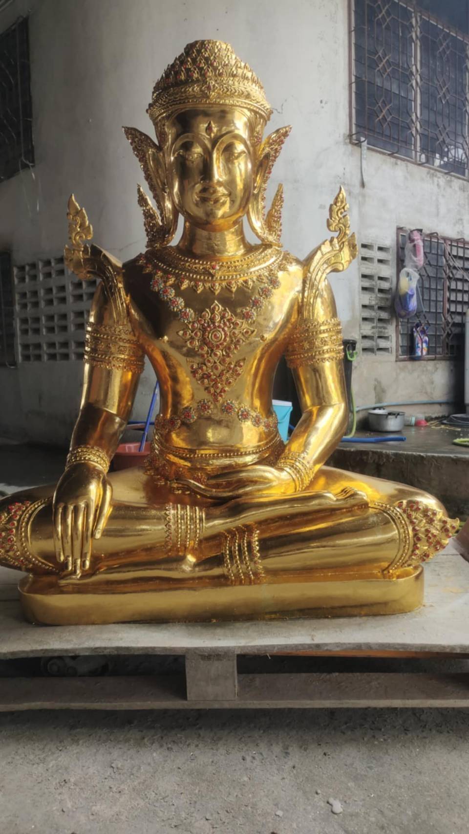 พระแก้วมรกต หน้าตัก 40 นิ้ว งานปิดทองทั้งองค์ สวยงาม