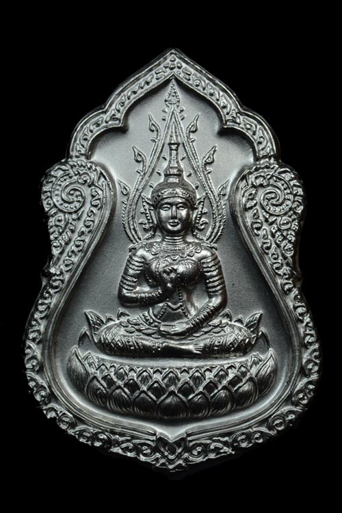 พระสุนทรีวาณี วัดสุทัศน์ พ.ศ.2549 เนื้ออัลปาก้า
