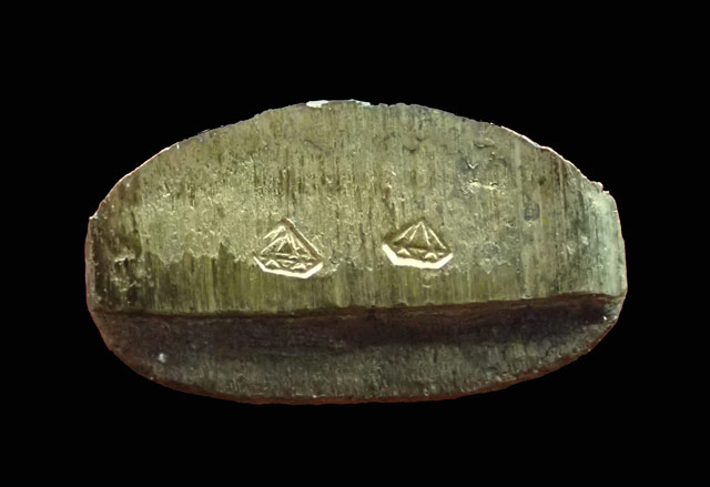 หลวงพ่อเพชรมีชัย วัดราษฎร์ศรัทธาบ้านนา จ.เพชรบูรณ์ ปี 2554 พิธีเททอง ขนาดพระสูง 2.6 ซ.ม. พร้อมกล่องเดิม