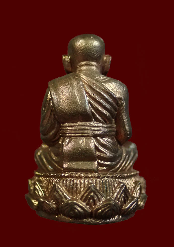 รูปหล่อลอยองค์หลวงปู่ทวด อาจารย์นอง วัดทรายขาว ปัตตานี ปี 2540 พิมพ์เบ้าฉีด รุ่นสร้างมณฑป40 เนื้อนวะโลหะ หมายเลข 872