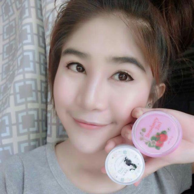 Strawberry 3 in 1 10 g. เซรั่มสตรอเบอร์รี่ สูตรเร่งด่วน ขาว ใส ลดสิว ฝ้า กระ ในหนึ่งเดียว