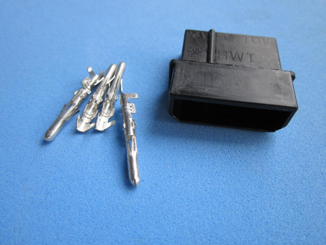 หัว molex 4p male พร้อมไส้ สีดำ