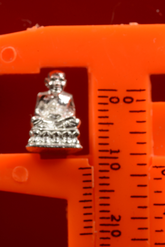 รูปหล่อลอยองค์เนื้อเงินพิมพ์จิ๋วหลวงพ่อทวด ปลุกเสกวัดช้างให้ ปัตตานี