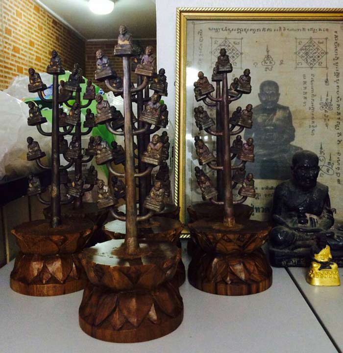 รูปหล่อหลวงพ่อทวด พิมพ์เบตง เลขใต้ฐาน ย้อนยุค วัดทรายขาว ปัตตานี ปี 2557 (ประวัติและตำแหน่งโค๊ต))