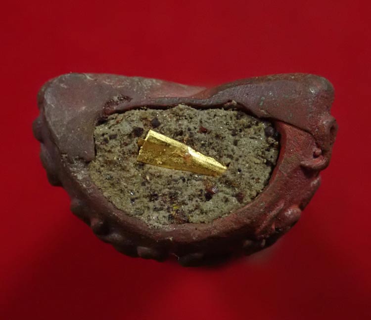 *ตะกรุดทองคำ* พระปิดตายันต์ยุ่ง มหายันต์มหามงคลหลวงพ่อคูณ วัดบ้านไร่ ปี 2556 รุ่นสร้างบารมี เนื้อนวะโลหะตะกรุดทองคำ หมายเลข 91