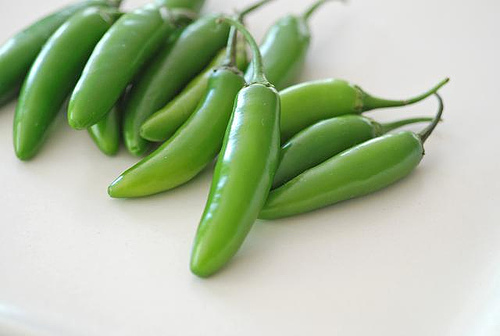 (Whole 1 Oz.) พริกเซอราโน่ - Serrano Pepper